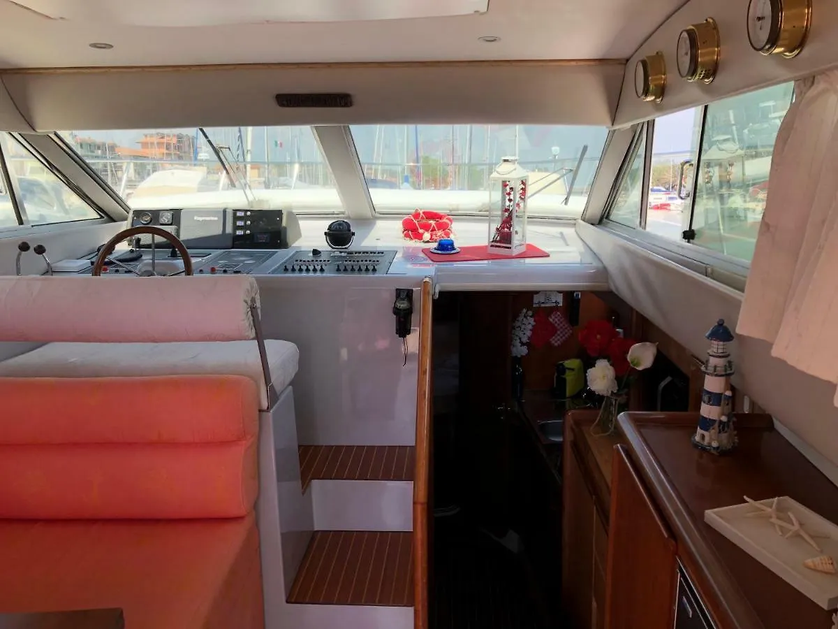 Yacht Suite Marina Di Grosseto