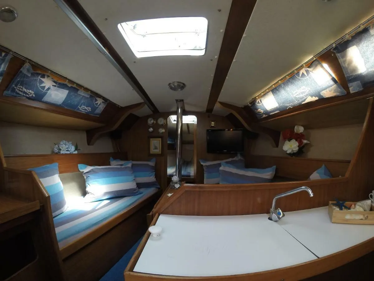 Yacht Suite Marina Di Grosseto 3*,