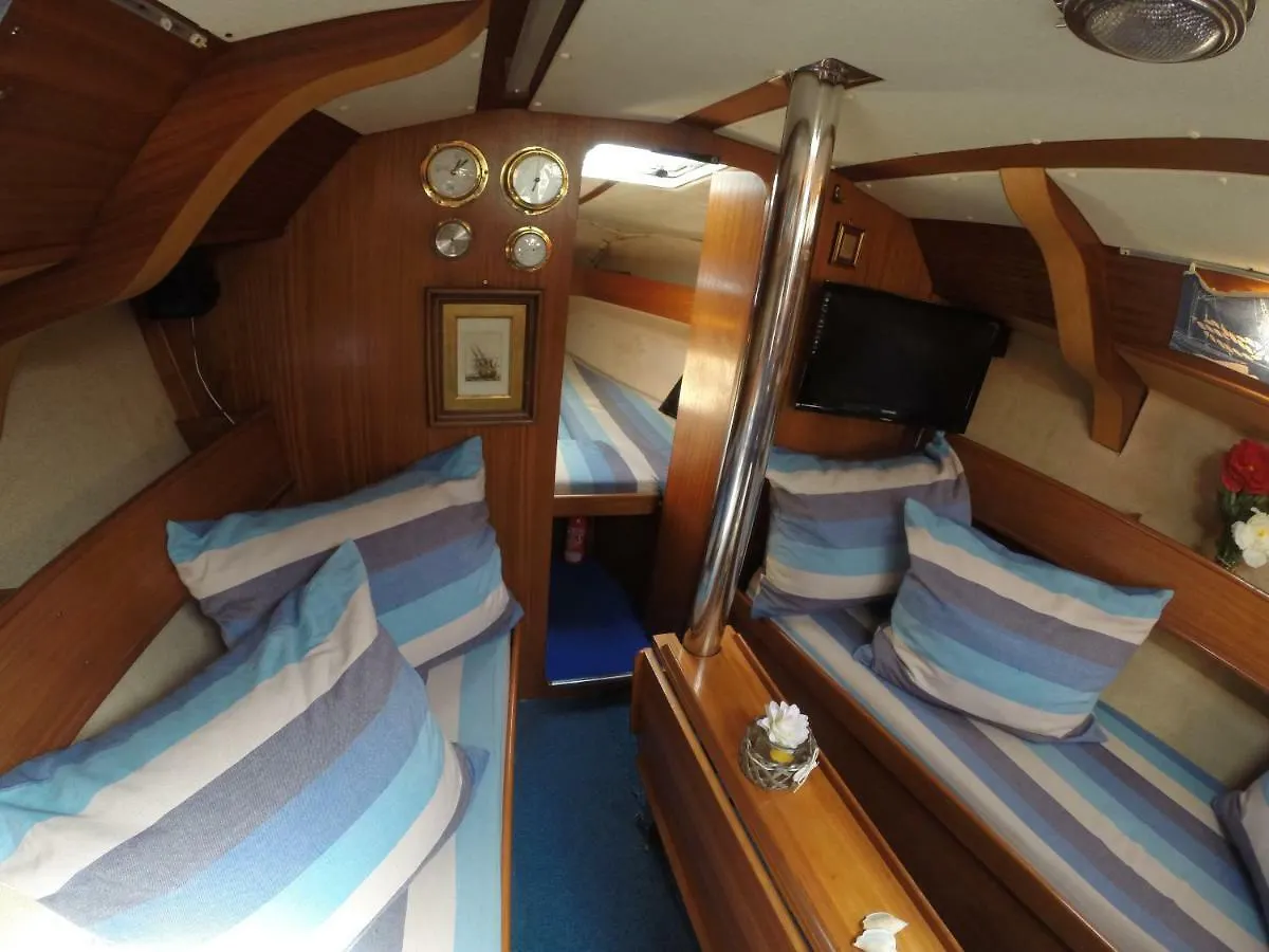 Yacht Suite Marina Di Grosseto 3*,  İtalya