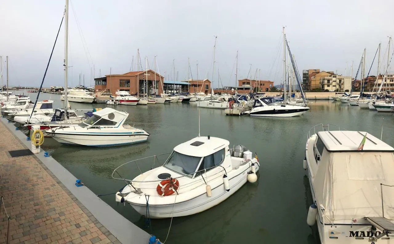 Tekne Yacht Suite Marina Di Grosseto