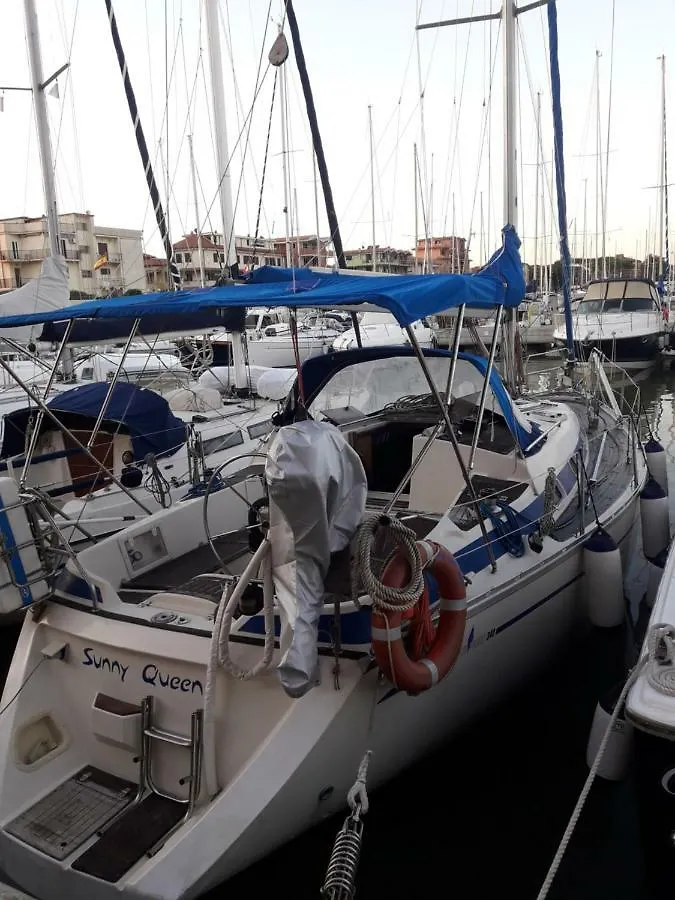 Tekne Yacht Suite Marina Di Grosseto