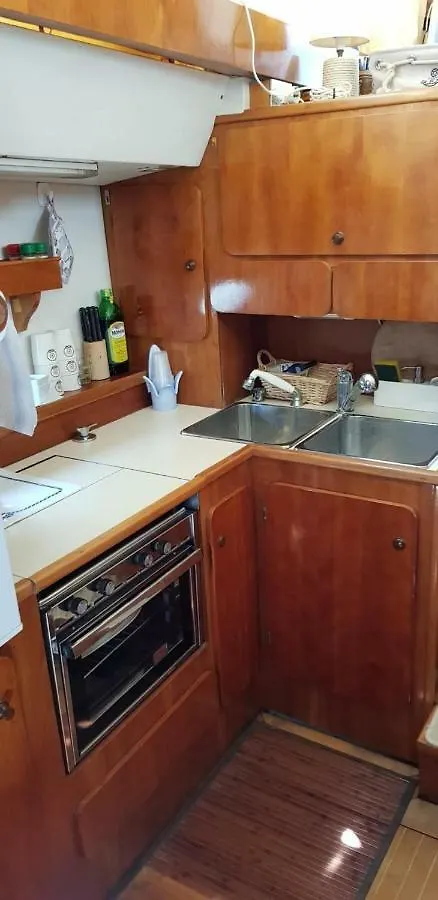 Yacht Suite Marina Di Grosseto 3*,